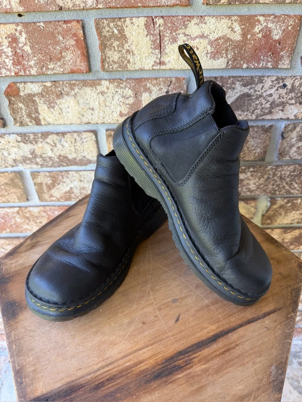 Dr. Martens Hardie II Chelsea Boot Unisex 9 Ladies 8 Mens Leather Excellent!